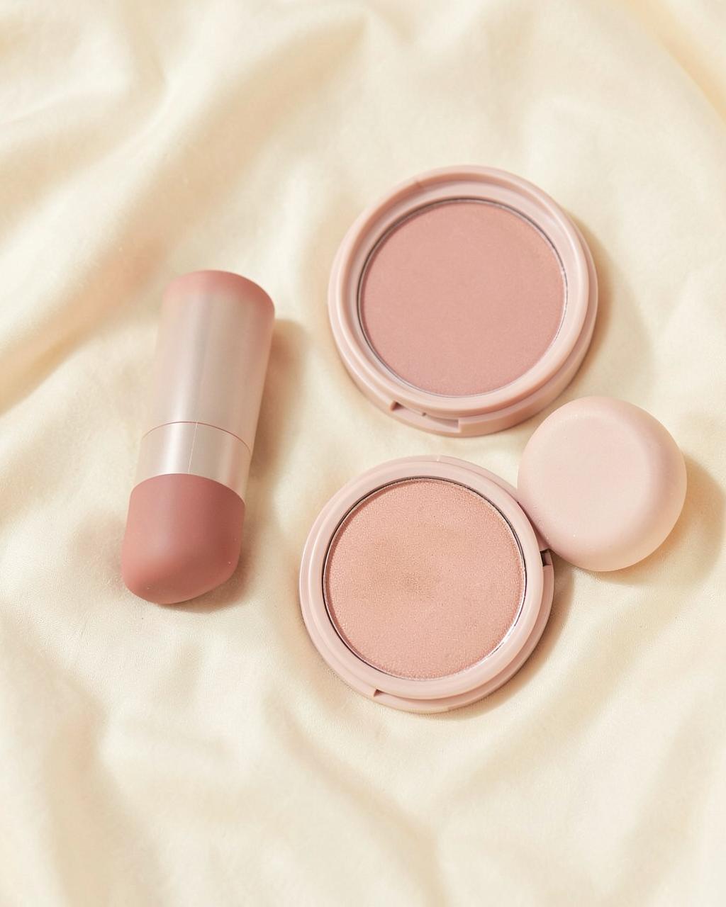 Lipstick & Gloss products